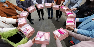 3.8節(jié)快樂，大家猜猜看那個(gè)美女漂亮！